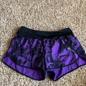 Running shorts